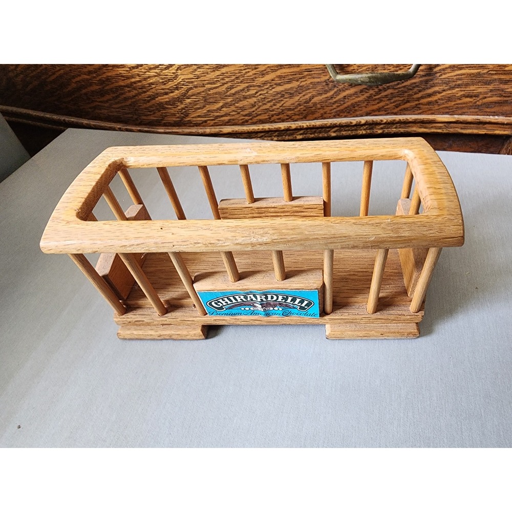 Ghirardelli Train Car Chocolate Holder - Picture 2 of 9